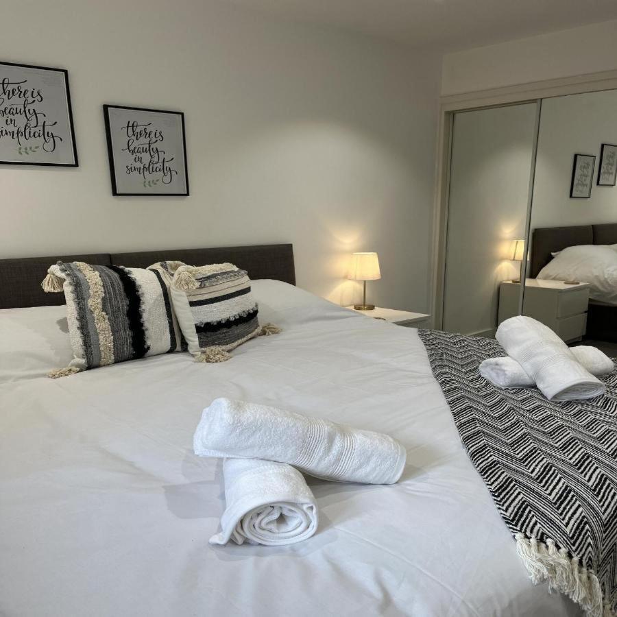 Regency Apartment *